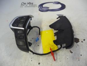 Used Steering wheel mounted radio control Citroen C4 Berline (NC) 1.6 Hdi 90 Price € 70,00 Margin scheme offered by De Vos Autodemontagebedrijf