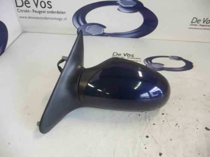 Wing mirror, left from a Peugeot 406 (8B) 1.8 16V 2003
