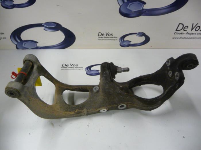 Knuckle bracket, front right from a Citroën C6 (TD) 2.2 HdiF 16V 2008