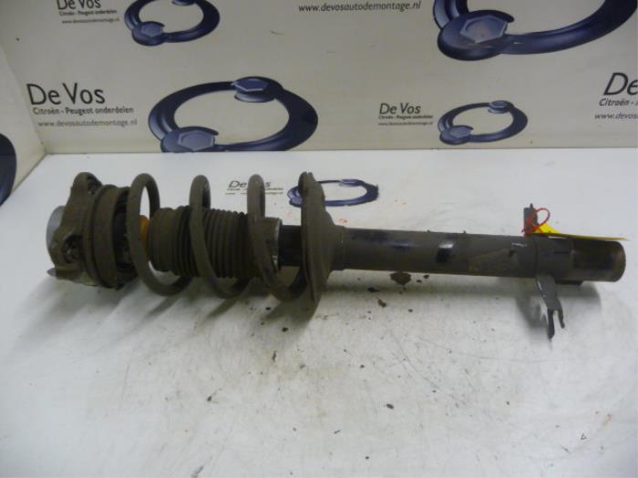 Front shock absorber rod, left from a Peugeot Boxer 2014