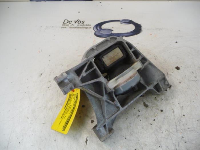 Used Engine mount Peugeot 308 (L3/L8/LB/LH/LP) 1.6 BlueHDi 120 Price € 35,00 Margin scheme offered by De Vos Onderdelen