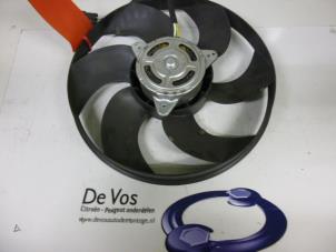 Używane Silnik wentylatora Peugeot Expert (G9) 1.6 HDi 90 Cena € 70,00 Procedura marży oferowane przez De Vos Autodemontagebedrijf