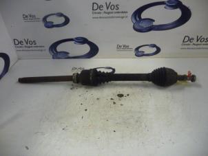 Used Front drive shaft, right Peugeot 407 Price € 100,00 Margin scheme offered by De Vos Autodemontagebedrijf