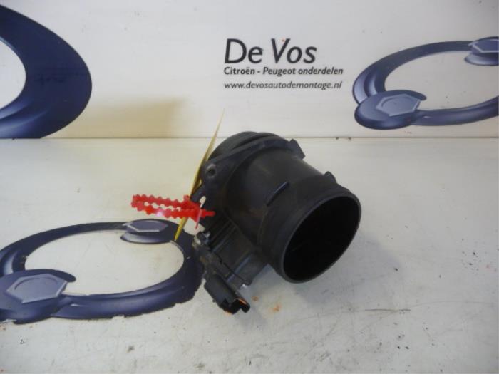 Airflow meter from a Citroën DS5 (KD/KF) 2.0 165 HYbrid4 16V 2013