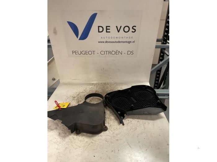 Usagé Couvercle de distribution Citroen C5 Prix € 35,00 Règlement à la marge proposé par De Vos Onderdelen