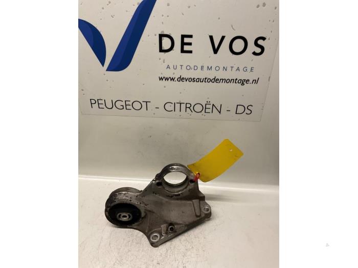 Used Engine mount Citroen C5 I Berline (DC) 2.2 HDi 16V FAP Price € 55,00 Margin scheme offered by De Vos Onderdelen