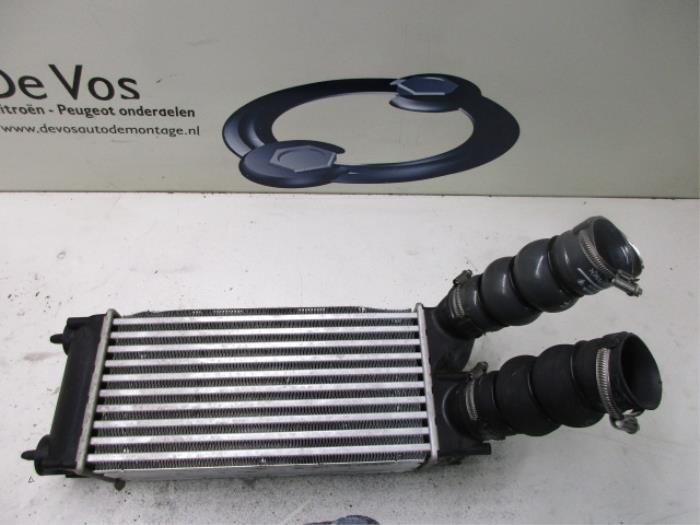 Usados Intercooler Peugeot 3008 I (0U/HU) 1.6 HDiF 16V Precio € 70,00 Norma de margen ofrecido por De Vos Onderdelen