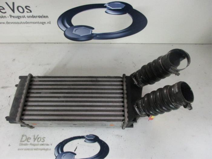 Usagé Intercooler Peugeot 307 (3A/C/D) 1.6 HDiF 16V Prix € 70,00 Règlement à la marge proposé par De Vos Onderdelen