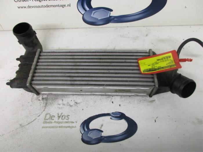 Usados Intercooler Peugeot 807 2.2 HDiF 16V Precio € 70,00 Norma de margen ofrecido por De Vos Onderdelen