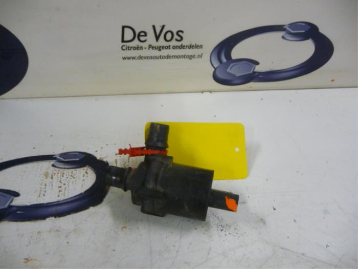 Begagnade Extra vattenpump Peugeot 3008 Pris € 55,00 Marginaltabell erbjuds av De Vos Onderdelen