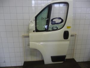 Używane Drzwi lewe przednie wersja 4-drzwiowa Citroen Jumper Cena € 250,00 Procedura marży oferowane przez De Vos Autodemontagebedrijf
