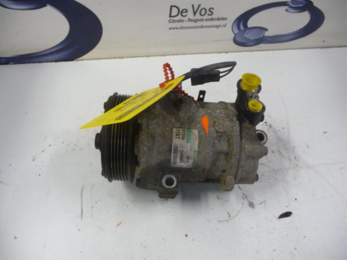 Bomba de aire acondicionado de un Peugeot Bipper (AA) 1.3 HDI 2011