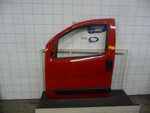 Używane Drzwi lewe przednie wersja 4-drzwiowa Peugeot Bipper (AA) 1.3 HDI Cena € 135,00 Procedura marży oferowane przez De Vos Autodemontagebedrijf