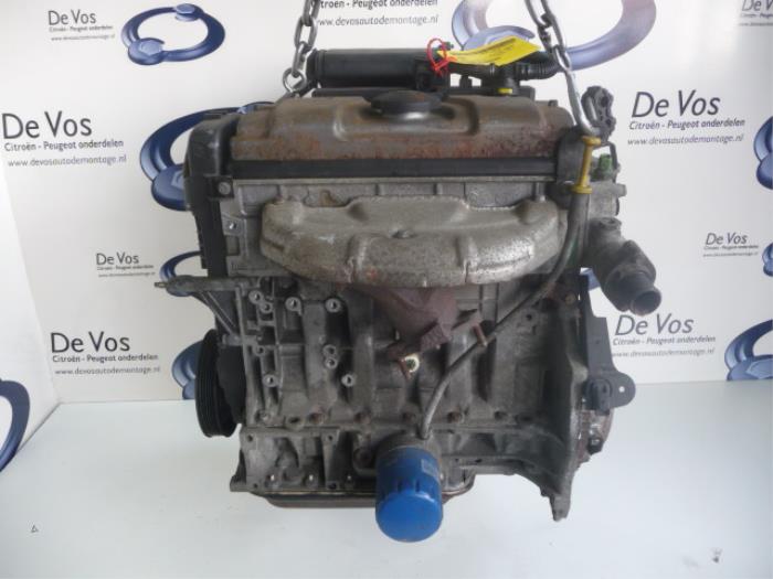 Used Engine Peugeot 206 (2A/C/H/J/S) 1.1 XN,XR Price € 350,00 Margin scheme offered by De Vos Onderdelen
