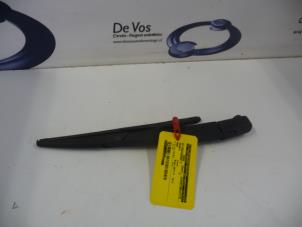 Used Rear wiper arm Peugeot 5008 I (0A/0E) 1.6 THP 16V Price € 5,00 Margin scheme offered by De Vos Autodemontagebedrijf