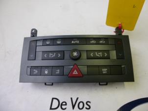 Usados Panel de control de calefacción Peugeot 407 (6C/J) 2.0 HDiF 16V Precio € 70,00 Norma de margen ofrecido por De Vos Autodemontagebedrijf