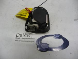 Used Seatbelt tensioner, right Peugeot 407 (6C/J) 2.0 HDiF 16V Price € 100,00 Margin scheme offered by De Vos Autodemontagebedrijf