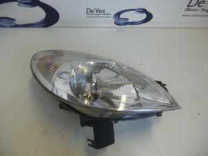 Used Headlight, right Citroen Xsara Picasso (CH) 1.8 16V Price € 55,00 Margin scheme offered by De Vos Autodemontagebedrijf