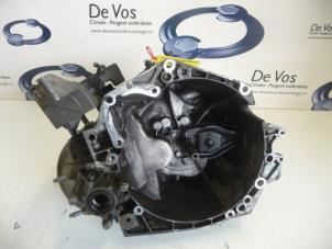 Usagé Boîte de vitesse Peugeot 307 (3A/C/D) 1.6 16V Prix € 350,00 Règlement à la marge proposé par De Vos Autodemontagebedrijf