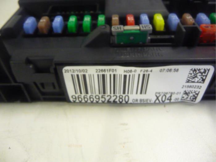 Engine management computer Citroen C3 1607130180 8FP8F01