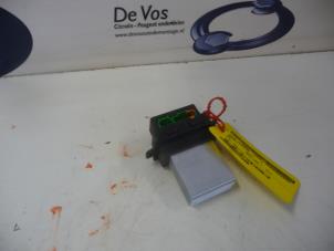 Used Heater resistor Peugeot 607 (9D/U) 2.2 16V Price € 45,00 Margin scheme offered by De Vos Autodemontagebedrijf