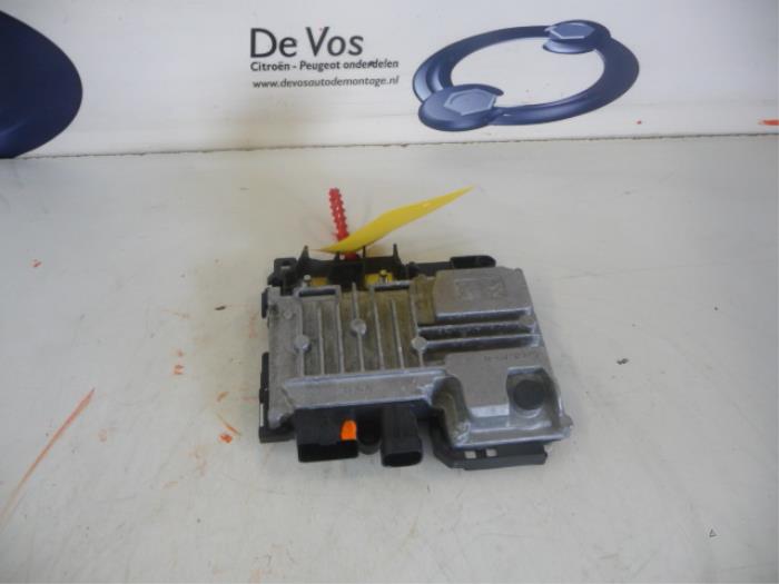 Used Start/Stop computer Peugeot 2008 Price € 115,00 Margin scheme offered by De Vos Onderdelen
