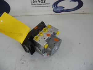 Gebrauchte ABS Pumpe Peugeot 2008 Preis € 160,00 Margenregelung angeboten von De Vos Onderdelen