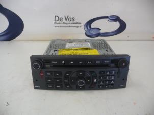 Used Radio CD player Peugeot 407 Price € 100,00 Margin scheme offered by De Vos Autodemontagebedrijf