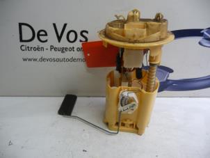 Używane Elektryczna pompa paliwa Peugeot 607 (9D/U) 2.7 HDi V6 24V Cena € 70,00 Procedura marży oferowane przez De Vos Autodemontagebedrijf