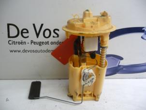 Używane Elektryczna pompa paliwa Peugeot 607 (9D/U) 2.7 HDi V6 24V Cena € 70,00 Procedura marży oferowane przez De Vos Autodemontagebedrijf