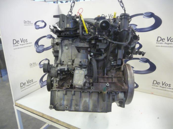 Motor van een Peugeot 407 2008
