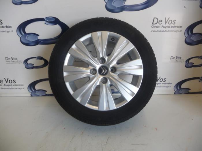 Wheel + tyre from a Citroen C3 Picasso 2014