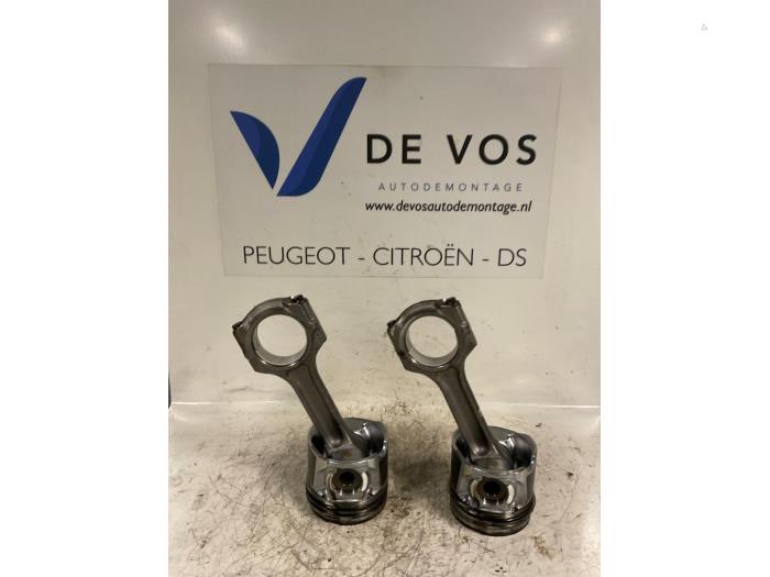 Usados Pistón Citroen Jumper (U5) 2.2 HDi Precio € 180,00 Norma de margen ofrecido por De Vos Onderdelen