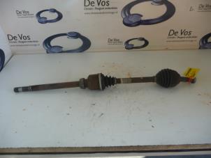 Used Front drive shaft, right Peugeot 407 Price € 90,00 Margin scheme offered by De Vos Autodemontagebedrijf