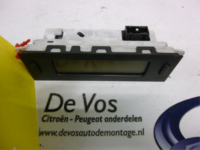 Begagnade Innerdisplay Peugeot 807 2.0 HDi 16V Pris € 80,00 Marginaltabell erbjuds av De Vos Onderdelen