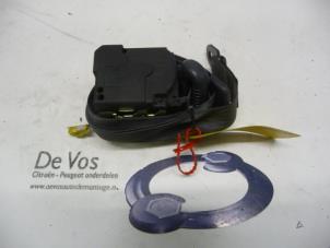 Used Seatbelt tensioner, right Peugeot Boxer (244) 2.2 HDi Price € 80,00 Margin scheme offered by De Vos Autodemontagebedrijf