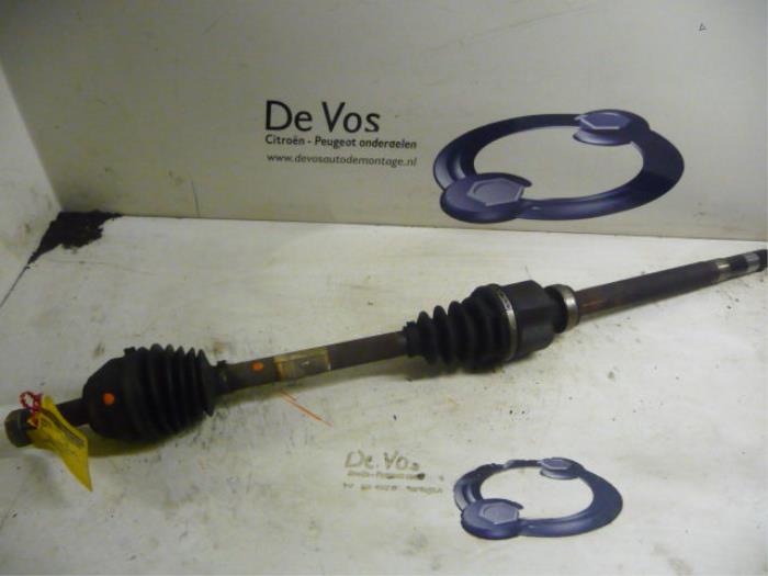 Front drive shaft, right from a Peugeot 807 2.0 HDi 16V 2005