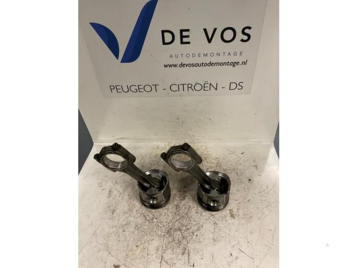 Usagé Piston Citroen Xantia Break (X2) 2.0 HDi 90 Prix € 140,00 Règlement à la marge proposé par De Vos Onderdelen