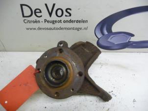 Usagé Fusée avant gauche Peugeot 306 (7A/C/S) 1.4 Prix € 55,00 Règlement à la marge proposé par De Vos Autodemontagebedrijf