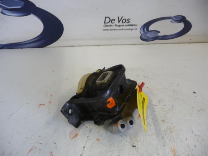 Used Engine mount Peugeot 2008 Price € 55,00 Margin scheme offered by De Vos Onderdelen