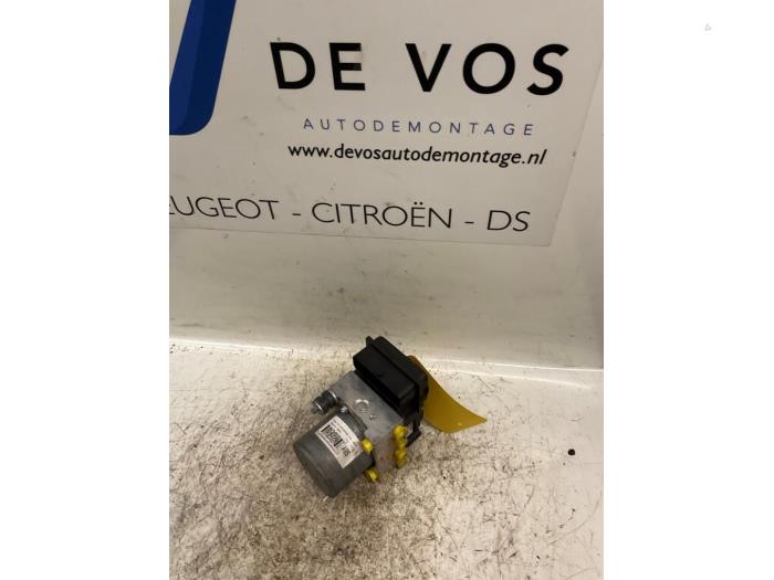 Usagé Bloc ABS Peugeot Boxer (U9) 2.2 HDi 120 Euro 4 Prix € 135,00 Règlement à la marge proposé par De Vos Onderdelen