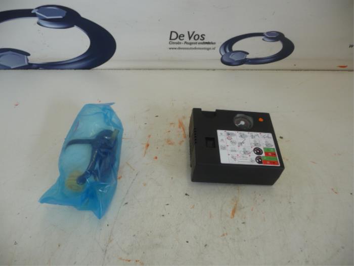 Tyre repair kit from a Citroen C3 Picasso 2014