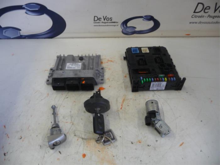 Used Engine management computer Peugeot 3008 Price € 350,00 Margin scheme offered by De Vos Onderdelen