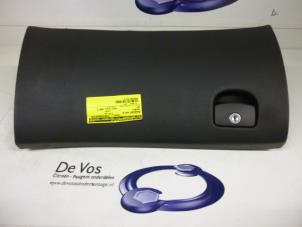 Used Glovebox Peugeot 607 (9D/U) 2.2 HDi 16V FAP Price € 45,00 Margin scheme offered by De Vos Autodemontagebedrijf