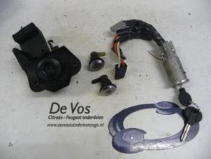 Used Set of cylinder locks (complete) Citroen Saxo 1.6 VTR Price € 70,00 Margin scheme offered by De Vos Autodemontagebedrijf
