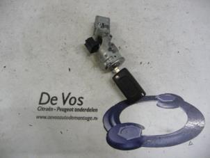 Gebrauchte Zündschloss + Schlüssel Peugeot 407 (6D) 2.0 HDiF 16V Preis € 45,00 Margenregelung angeboten von De Vos Autodemontagebedrijf
