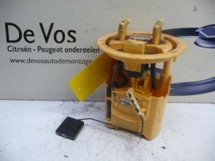 Usados Bomba eléctrica de combustible Peugeot 307 SW (3H) 2.0 HDi 110 FAP Precio € 55,00 Norma de margen ofrecido por De Vos Autodemontagebedrijf