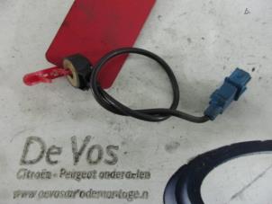 Used Detonation sensor Peugeot 607 Price € 35,00 Margin scheme offered by De Vos Autodemontagebedrijf