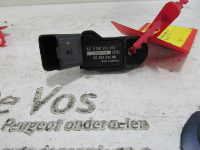 Begagnade MAP-sensor (insugsrör) Peugeot 206 (2A/C/H/J/S) 1.6 16V Pris € 25,00 Marginaltabell erbjuds av De Vos Onderdelen