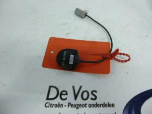 Used Antenna Peugeot 607 (9D/U) 2.2 HDi 16V FAP Price € 45,00 Margin scheme offered by De Vos Autodemontagebedrijf